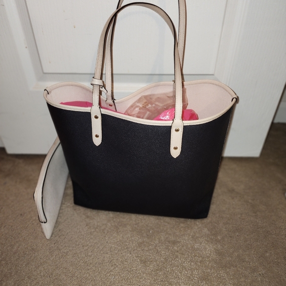 Reversible Coach city tote - Picture 2 of 9